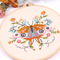 Beginner needlepoint craft kit – animal stitching pattern on fabric