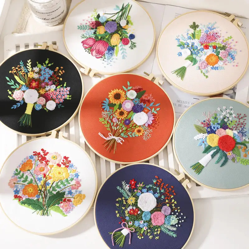 UK-Beginner embroidery kit – modern floral design, perfect gift for Mum – new handmade craft set