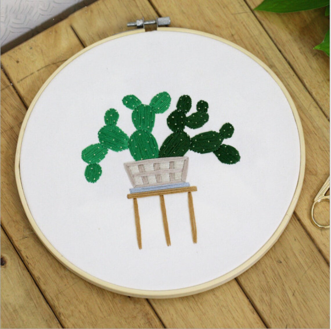 Beginner Embroidery | Modern Embroidery | Flowers Embroidery Full Kit with Needlepoint Hoop| DIY Craft Kit