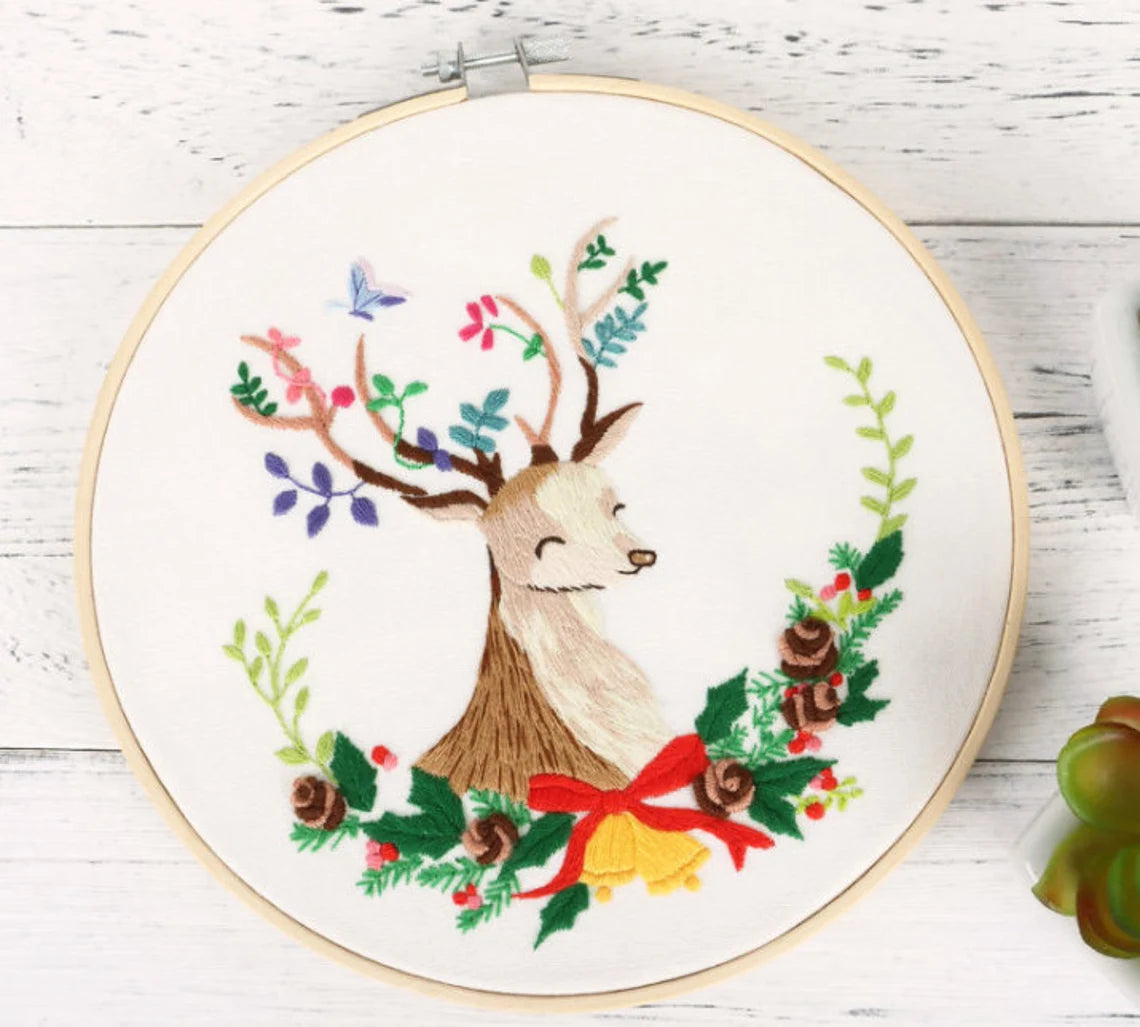 DIY Craft Kit Floral Antlers | Modern Embroidery Kit with Pattern | Christmas Gift Decoration Embroidery Full Kit