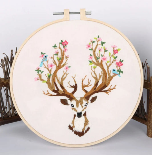 DIY Craft Kit Floral Antlers | Modern Embroidery Kit with Pattern | Christmas Gift Decoration Embroidery Full Kit
